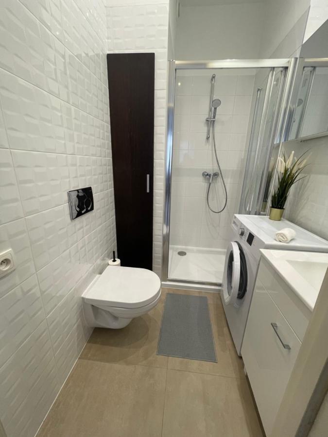 ורשה Wiejska 14 - 500M Od Sejmu Rzeczypospolitej - 450M Do Ambasady Usa - Smart Tv - Wifi - W Pelni Wyposazona Kuchnia מראה חיצוני תמונה